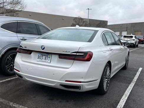 Used 2022 BMW 740i xDrive w/ Premium Package image 6