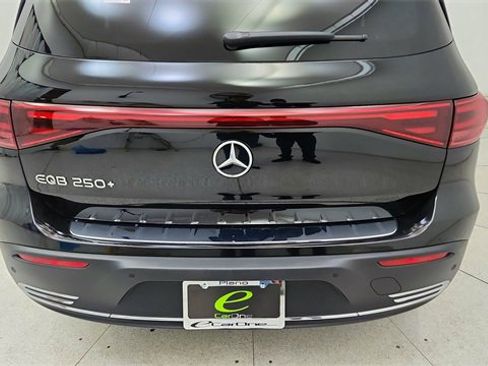 Used 2024 Mercedes-Benz EQB 250+ w/ Driver Assistance Package image 11