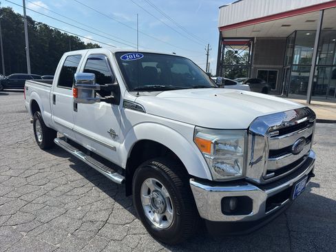 Used 2016 Ford F250 XLT w/ XLT Value Package AWD/4WD image 3