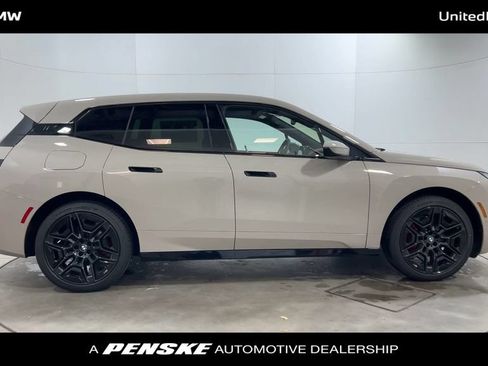 Used 2026 BMW iX xDrive60 w/ M Sport Package AWD/4WD image 9