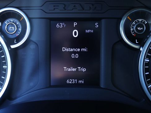 Used 2022 RAM 2500 Tradesman w/ Chrome Appearance Group image 12