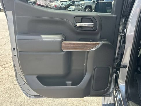 Used 2022 Chevrolet Silverado 1500 High Country w/ Technology Package AWD/4WD image 22