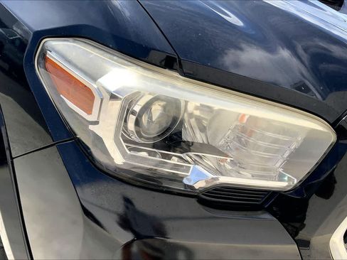 Used 2019 Toyota Tacoma 2WD Double Cab image 31