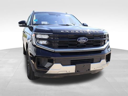 Used 2025 Ford Expedition Max Platinum AWD/4WD image 10