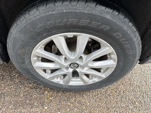 Used 2018 Nissan Rogue SV image 14