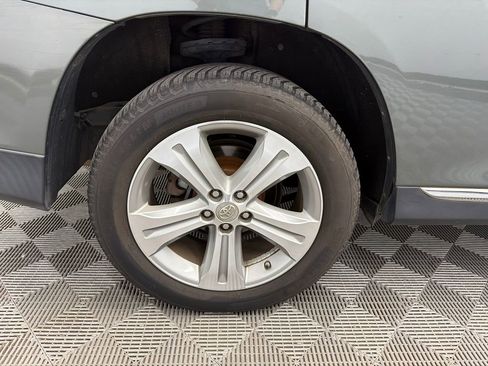 Used 2013 Toyota Highlander Limited image 18