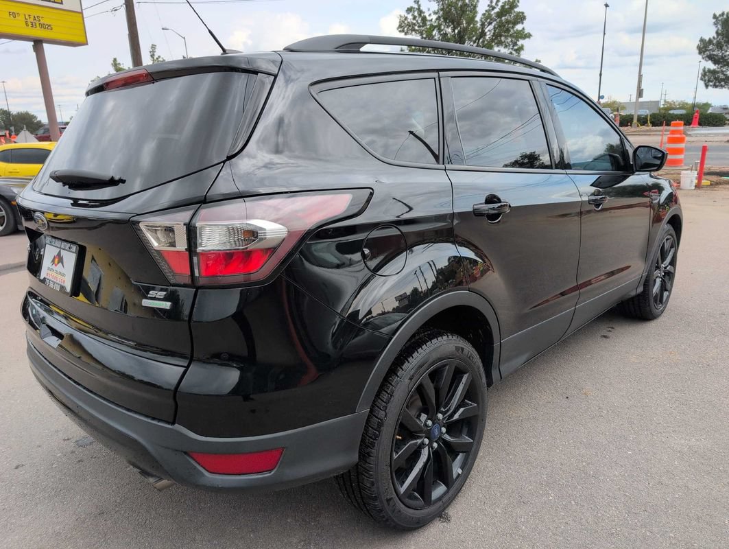 Used 2017 Ford Escape SE w/ SE Sport Appearance Package FWD image 7