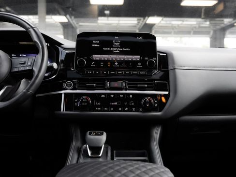 Used 2024 Nissan Pathfinder Platinum AWD/4WD image 19