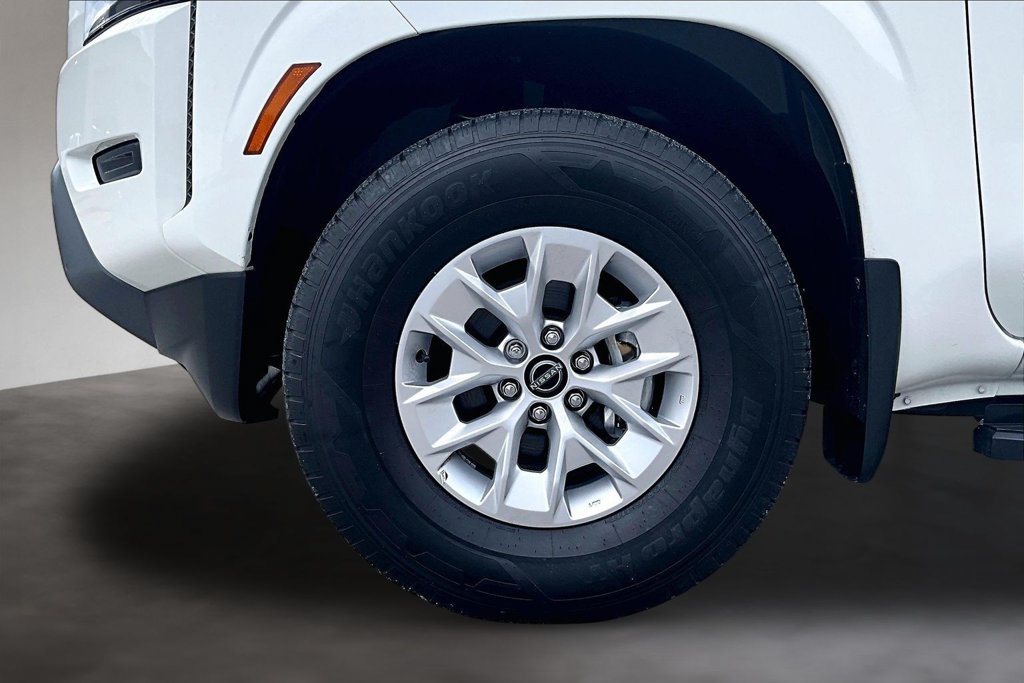 Used 2024 Nissan Frontier SV RWD image 33