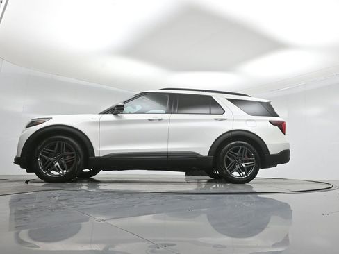 Certified 2025 Ford Explorer ST-Line w/ Premium Package image 55