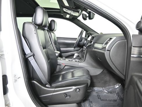 Used 2019 Jeep Grand Cherokee Limited w/ Trailer Tow Group IV image 14