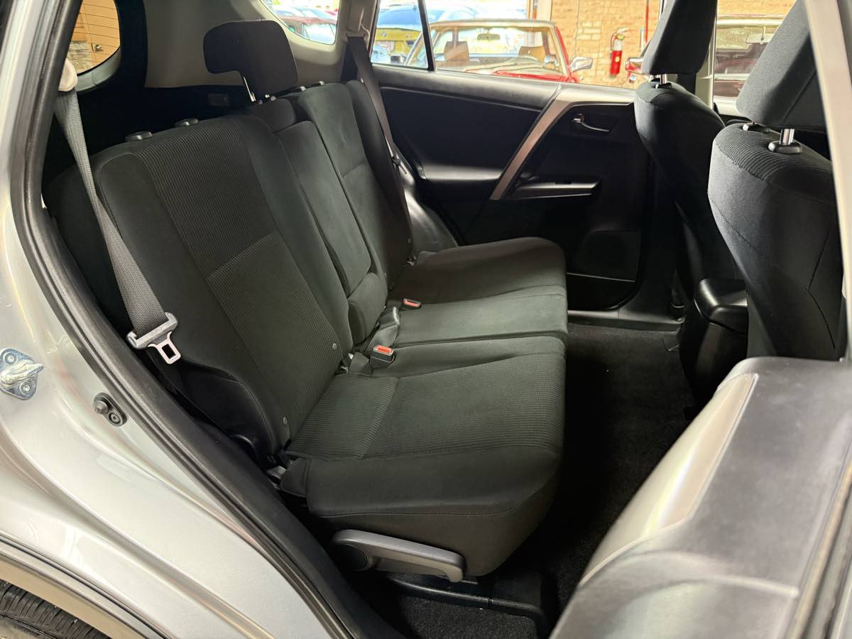 Used 2018 Toyota RAV4 LE w/ All Weather Liner Package AWD/4WD image 26