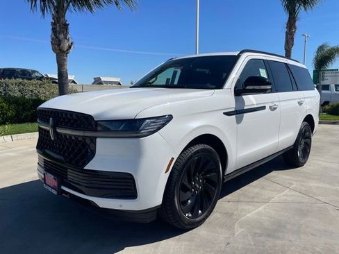 New 2026 Lincoln Navigator Reserve AWD/4WD image 1