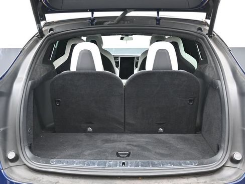 Used 2017 Tesla Model X 90D image 7