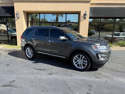 Used 2016 Ford Explorer Limited FWD image 2
