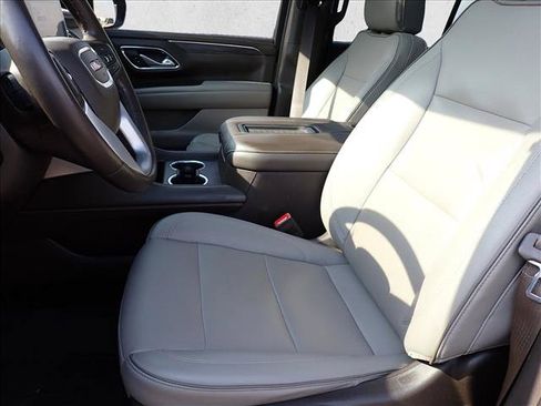 Used 2022 GMC Yukon SLT w/ SLT Luxury Package AWD/4WD image 12