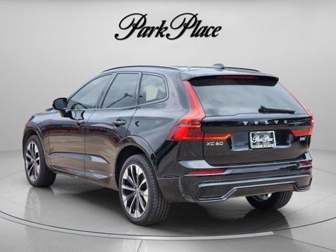 Used 2026 Volvo XC60 B5 Plus w/ Climate Package AWD/4WD image 3