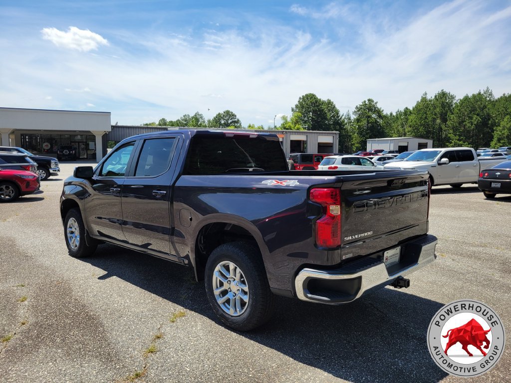 Used 2022 Chevrolet Silverado 1500 LT AWD/4WD image 4