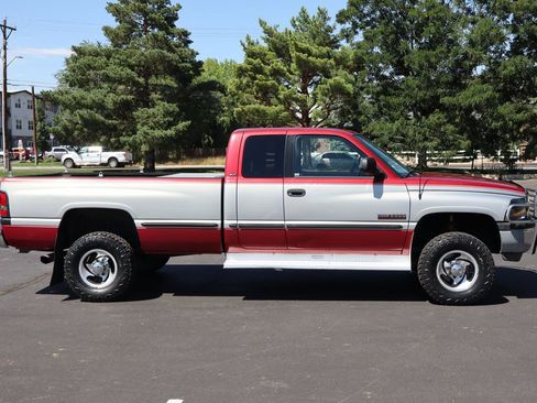 Used 1998 Dodge Ram 2500 Truck Laramie SLT image 3