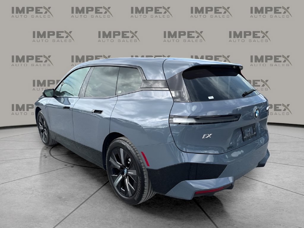 Used 2024 BMW iX xDrive50 w/ Sport Package AWD/4WD image 2