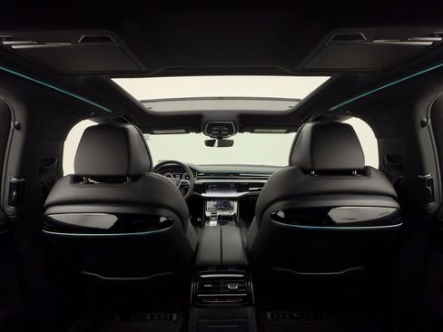 Used 2024 Audi S8 image 7