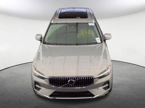 Used 2023 Volvo XC60 B5 Ultimate FWD image 2