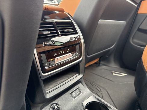 Certified 2024 BMW X7 xDrive40i w/ M Sport Package AWD/4WD image 12