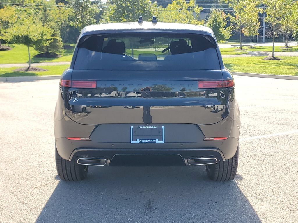 New 2027 Land Rover Range Rover Sport SE AWD/4WD image 5