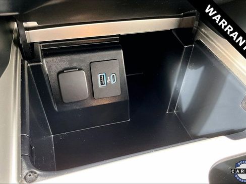 Used 2022 Ford Explorer XLT w/ Equipment Group 202A image 15