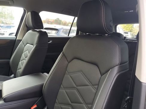 New 2026 Volkswagen Atlas SE image 17