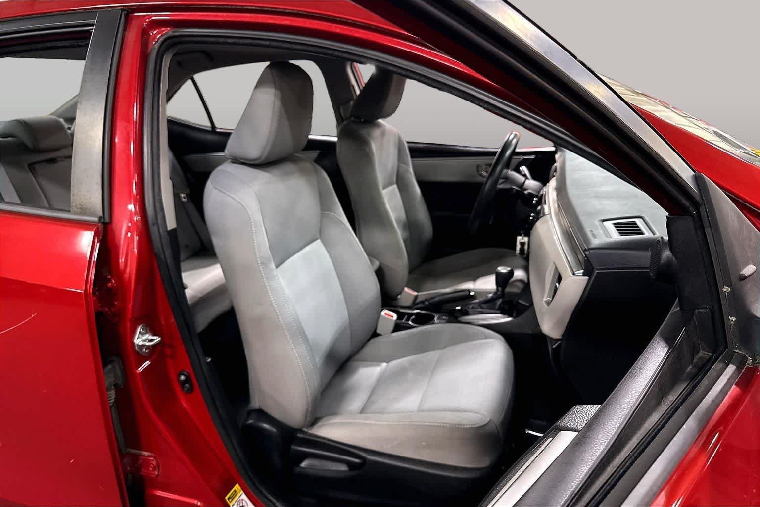 Used 2015 Toyota Corolla LE FWD image 8
