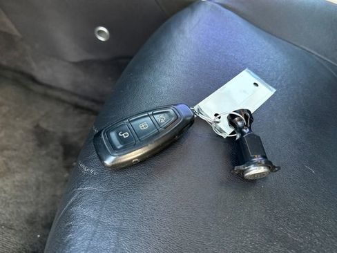 Used 2013 Ford Fiesta Titanium image 29