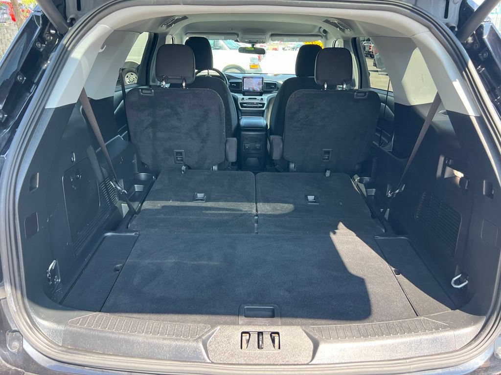 Used 2024 Ford Explorer XLT AWD/4WD image 24