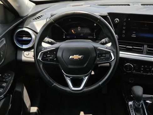 Used 2024 Chevrolet Trax LT w/ Driver Confidence Package FWD image 24