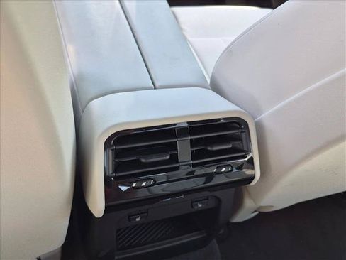 Used 2025 BMW 540i xDrive w/ Executive Package AWD/4WD image 15