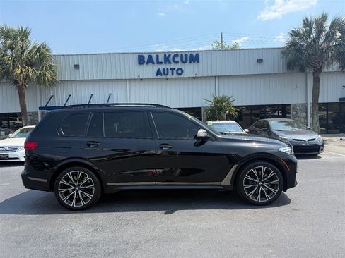 Used 2020 BMW X7 M50i image 1