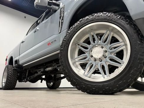 Used 2024 Ford F250 Limited w/ FX4 Off-Road Package image 3