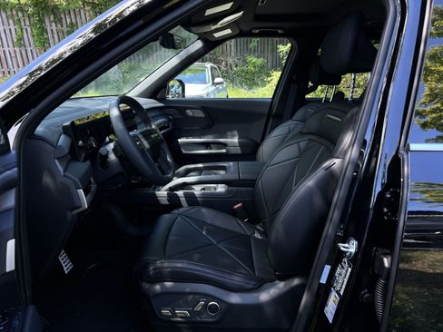 New 2027 Kia Telluride SX w/ Towing Package FWD image 37