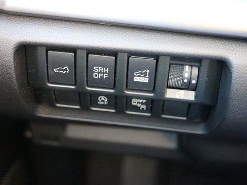 Used 2021 Subaru Forester Premium image 18