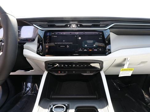New 2026 Jeep Cherokee Laredo AWD/4WD image 15