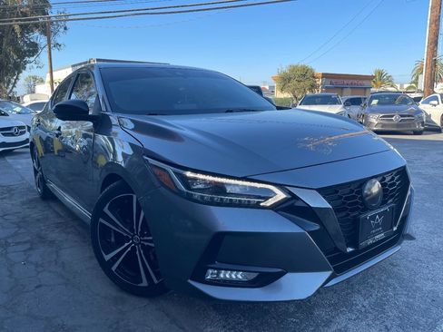 Used 2022 Nissan Sentra SR w/ SR Premium Package FWD image 3