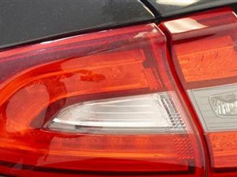 Used 2019 Hyundai Ioniq Plug-In Hybrid image 42