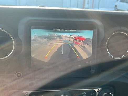 Used 2023 Jeep Wrangler Altitude image 21