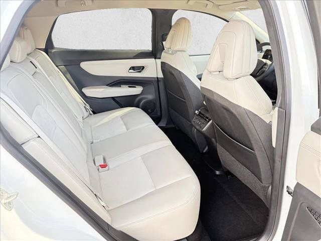 Used 2025 Nissan Ariya AWD image 14