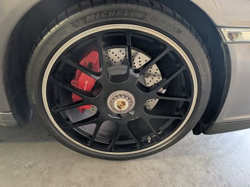 Used 2012 Porsche 911 Carrera 4 GTS image 17