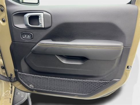 Used 2025 Jeep Gladiator Sport w/ Premium Package image 50