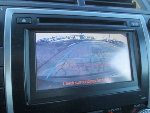 Used 2013 Toyota Camry XLE image 11