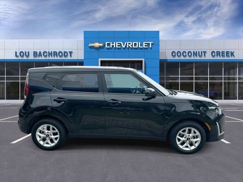 Used 2024 Kia Soul LX w/ Option Group 015 FWD image 9