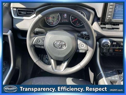 Used 2022 Toyota RAV4 XLE w/ Convenience Package AWD/4WD image 14