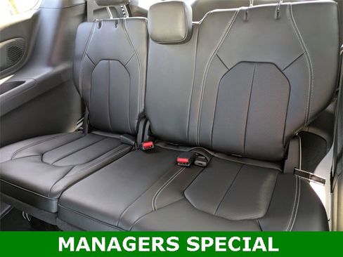 New 2026 Chrysler Pacifica Select image 27